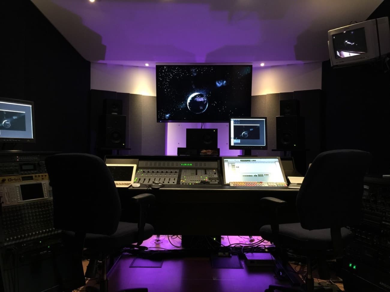 De regiekamer van Studio A in Leiden